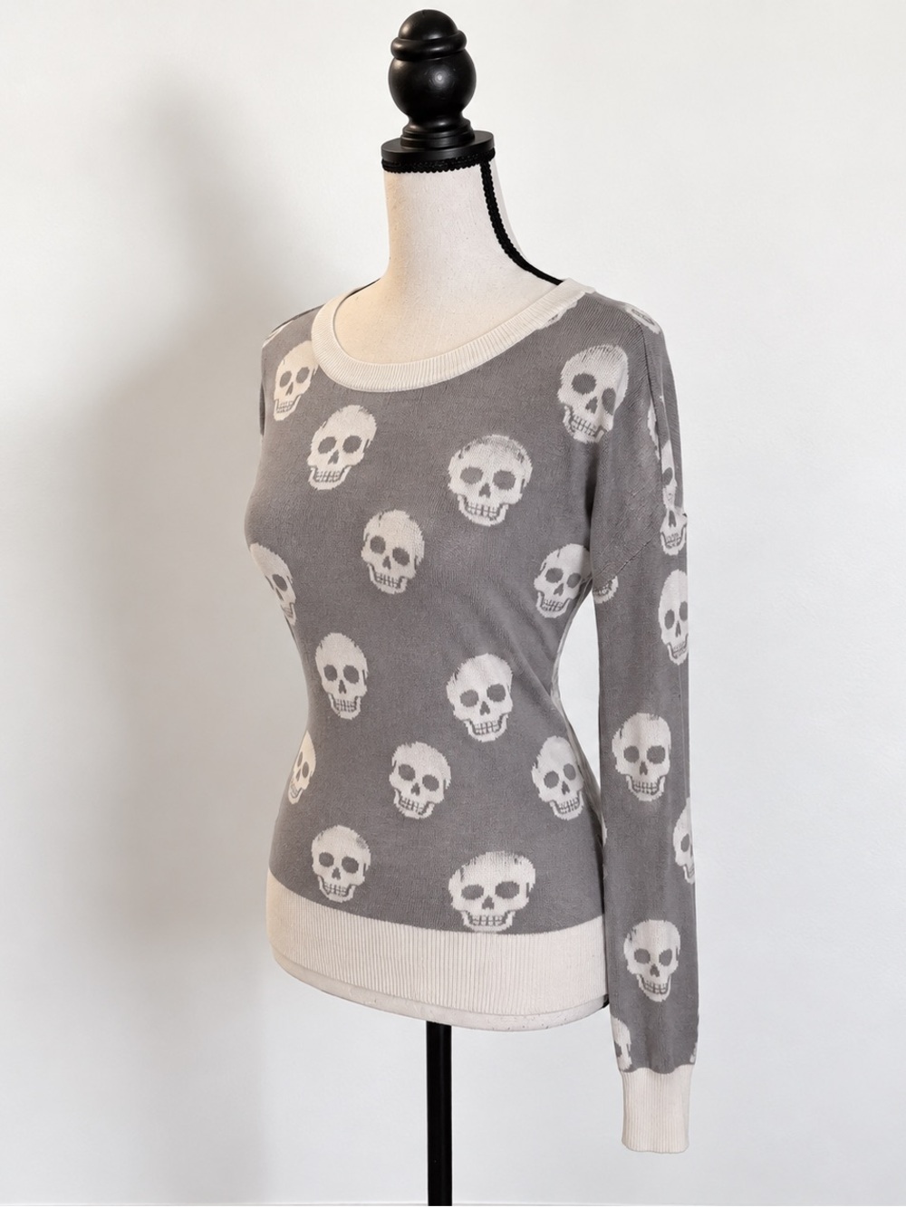 Zenana Gothic Skull Knit Sweater Gray Ivory Grunge -Small - Picture 2 of 6